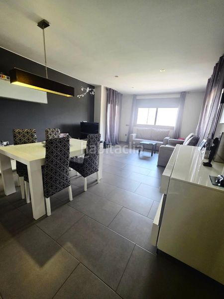 Foto 75de966f-b732-44ac-b6b8-d4ff373042af. Chalet avec chauffage parking dans Abrera