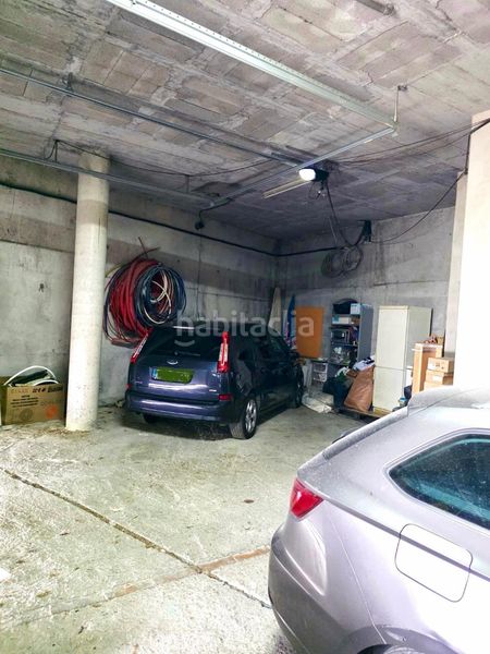 Foto ec3109d1-783f-43dd-a316-9d71d2e824b2. Chalet avec chauffage parking dans Abrera