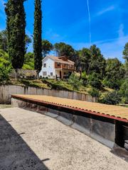 Chalet à Castellfollit del Boix. Casa 4 vientos canyelles