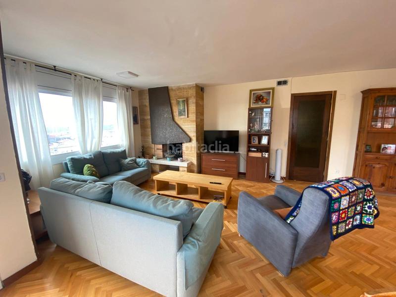 Foto e8f6834b-5a2f-40b0-8838-ad3b04e19d3a. Àtic a San Pere Terrassa