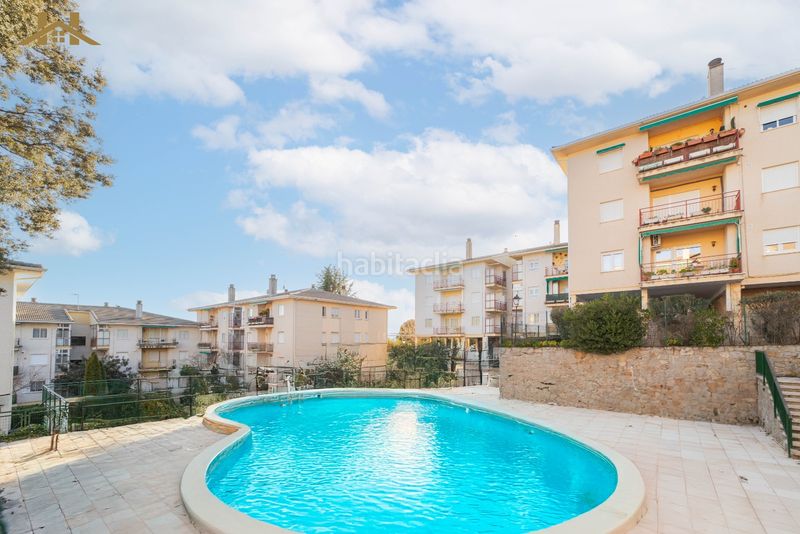 Foto 265b4759-8b78-409a-9449-016f16400a68. Pis amb piscina a Collado Mediano