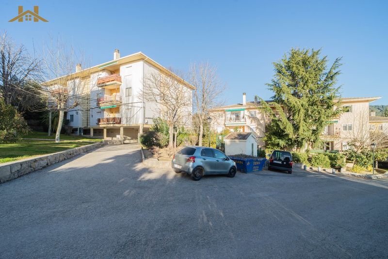 Foto 46a7bca0-b15e-4caa-8632-b37b3c287992. Pis amb piscina a Collado Mediano