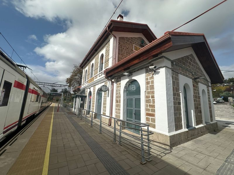 Foto dacdd0c8-4227-499b-b859-f1234c15d4b8. Pis amb piscina a Collado Mediano