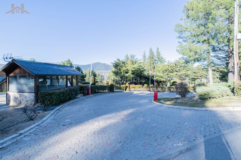 Foto ede42116-d3cf-4f9c-a72b-0f678fa91977. Casa amb calefacció aparcament piscina a Collado Mediano