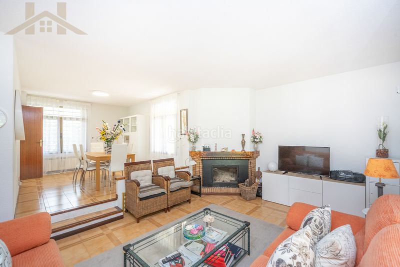 Foto 095f7faa-0dd4-46d2-9c76-f65603af0af4. Xalet amb aparcament a Alpedrete