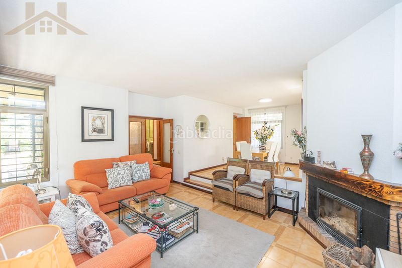 Foto b59da8eb-fa75-479b-a43f-cc2185137970. Xalet amb aparcament a Alpedrete