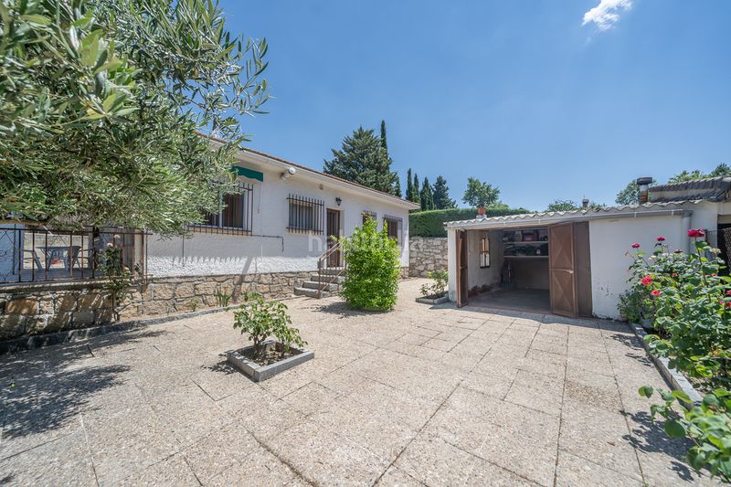 Foto b10885f0-eb7e-446a-85a7-0fbf40a9ba3b. Casa amb calefacció aparcament a Centro Moralzarzal