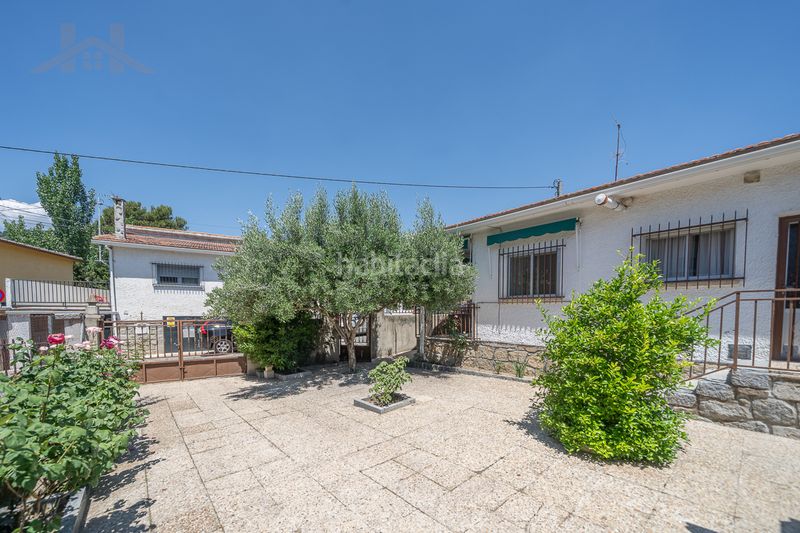 Foto f895827f-f283-4dd5-a62c-e80c74107b57. Casa amb calefacció aparcament a Centro Moralzarzal