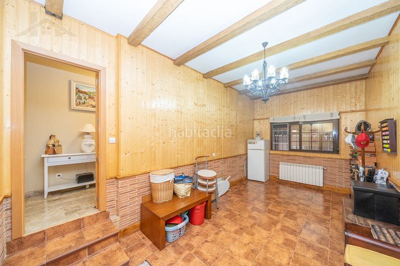 Foto c8a152a3-ae5d-4738-b885-2ddf7286f74b. Casa adossada amb calefacció aparcament piscina a Moralzarzal