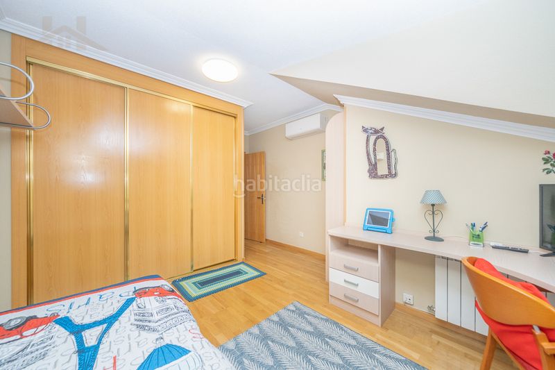 Foto dd22420e-7d15-4b38-90f7-a45f50160057. Casa adossada amb calefacció aparcament piscina a Moralzarzal