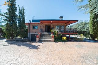 Chalet  Calle de las magnolias. Casa o chalet independiente en venta en calle de las magnolias
