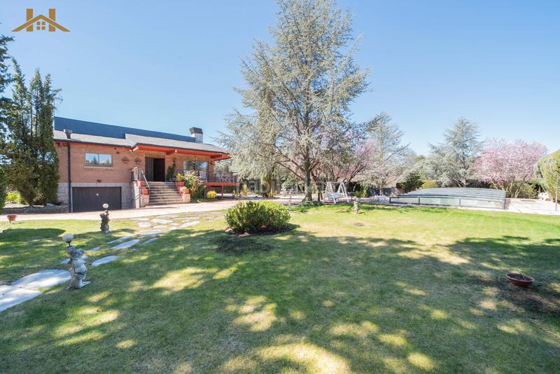 Foto db7f2baa-e2b3-414a-8cc2-1bb9e557990e. Chalet casa o chalet independiente en venta en calle de las magnolias en Alpedrete