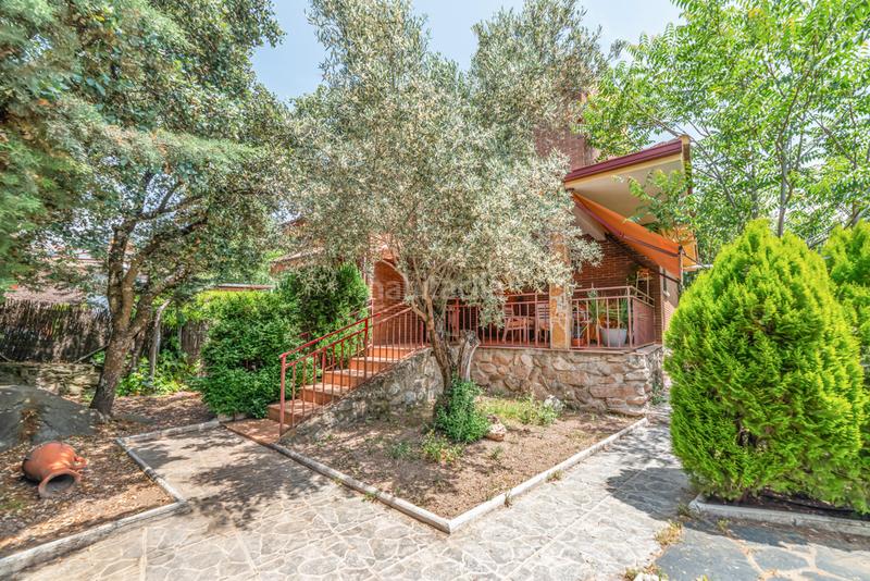 Foto 17942851-592c-4256-92e5-41f509f63533. Xalet amb aparcament piscina a Alpedrete