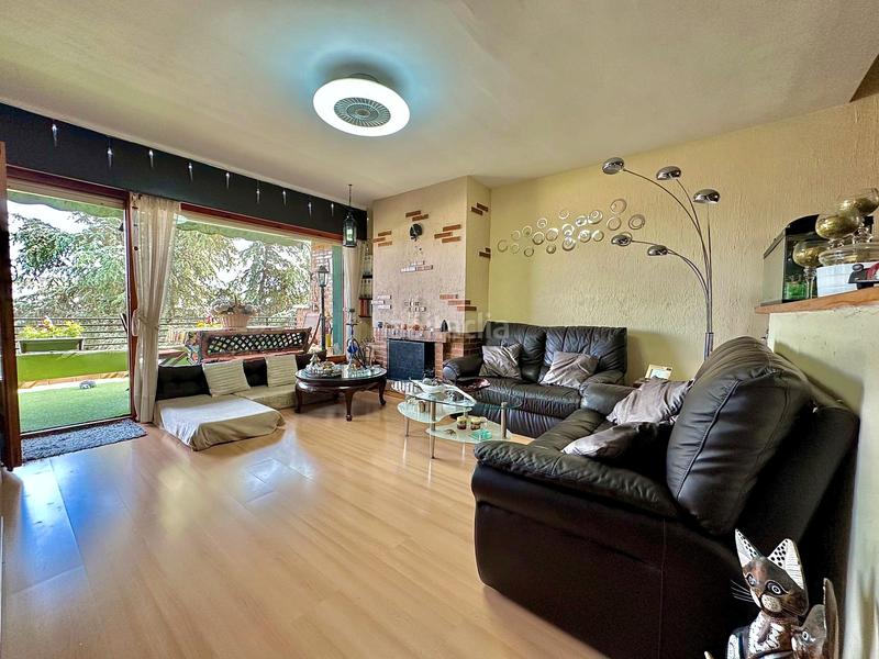 Foto 37aef39c-55e2-42e7-b3b8-d99f9442dee3. Pis amb xemeneia calefacció aparcament piscina a Collado Mediano