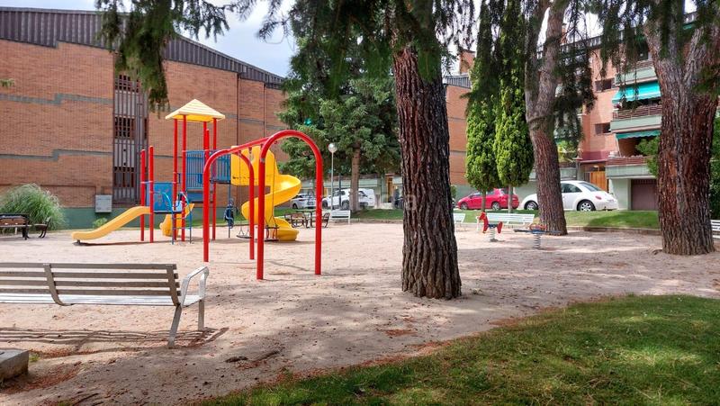 Foto 9a797aee-7de4-46c6-8a4a-2639b6145988. Pis amb xemeneia calefacció aparcament piscina a Collado Mediano