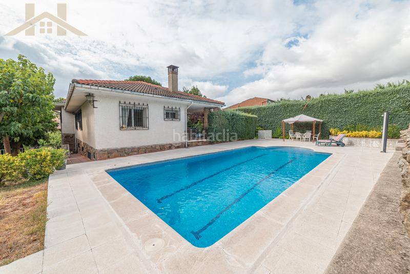 Foto dd5f29fa-c5c2-48cf-85eb-dcc2b1408ed9. Casa chalet independiente con piscina en Iglesia-Estación Moralzarzal