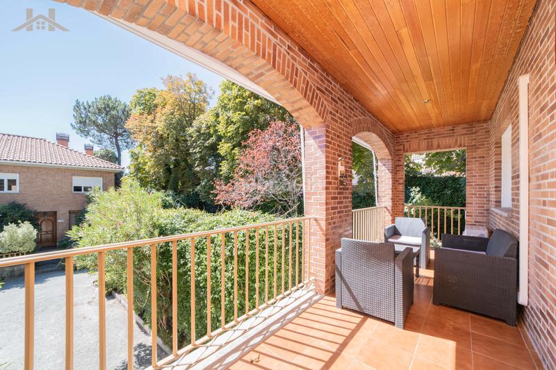 Foto 8a3ec2ef-1978-418b-bc88-b27799a675f8. Casa aparellada amb calefacció aparcament piscina a Collado Mediano