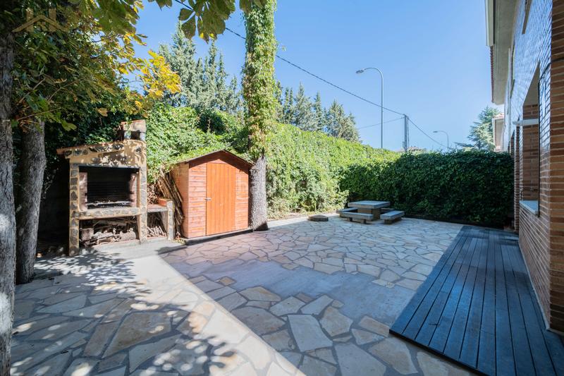 Foto dd30a3a7-676b-46ad-93c4-4bdb224e9ba7. Casa aparellada amb calefacció aparcament piscina a Collado Mediano