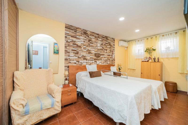 Foto 68db7608-7ca5-4662-afcb-7b513c1c1c9f. Casa adossada amb xemeneia calefacció piscina a Centro Moralzarzal