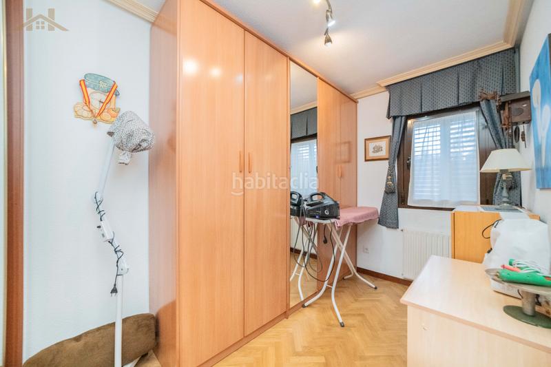 Foto 902d4348-04bc-48e3-b421-2c819144c2b8. Casa adossada amb xemeneia calefacció piscina a Centro Moralzarzal