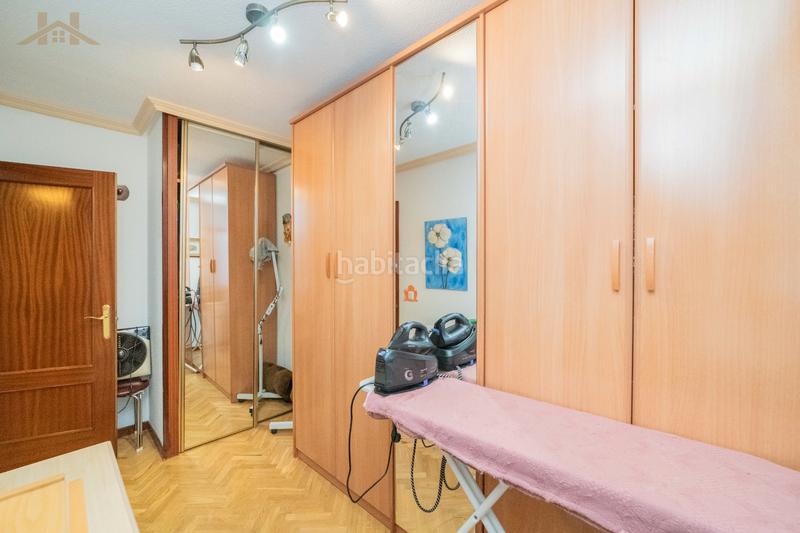 Foto ac04d2a4-7702-4335-b325-80ebf0ef16a2. Casa adossada amb xemeneia calefacció piscina a Centro Moralzarzal