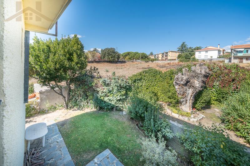 Foto 09b6f2b1-70da-4341-80ea-25886c2c2171. Casa pareada chalet pareado en Collado Mediano