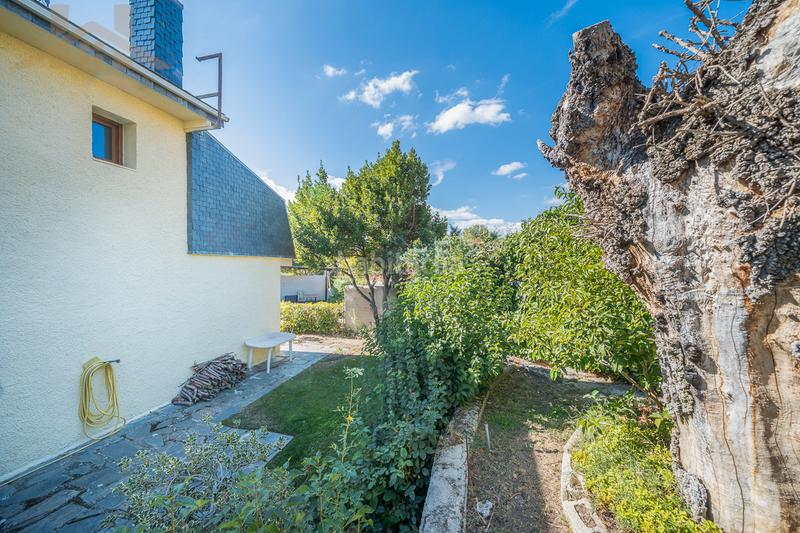 Foto 57db7023-7045-49e4-887d-e7006f040ada. Casa pareada chalet pareado en Collado Mediano