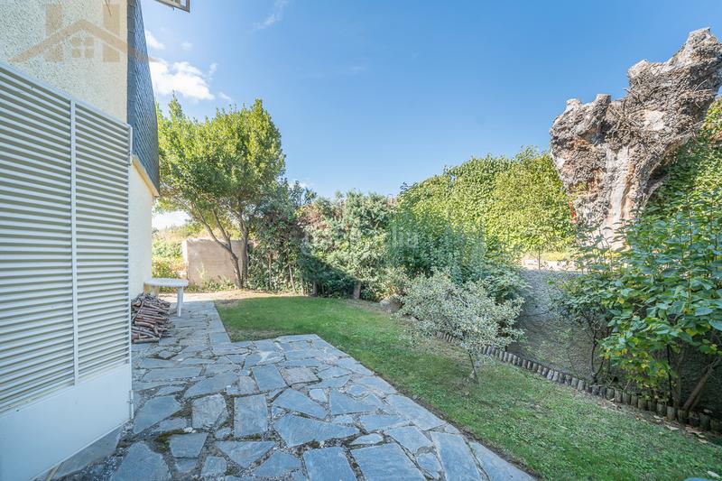 Foto e3fca21e-f62b-45f8-b73f-9d71cad0f38e. Casa pareada chalet pareado en Collado Mediano