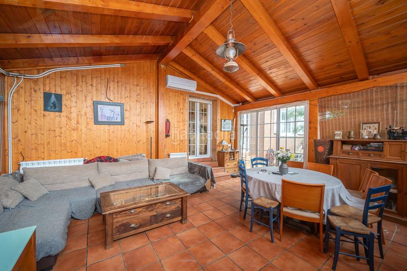 Foto 0c39d7fa-c981-49b1-b981-dd73c0b7f918. Casa aparellada amb xemeneia calefacció piscina a Moralzarzal