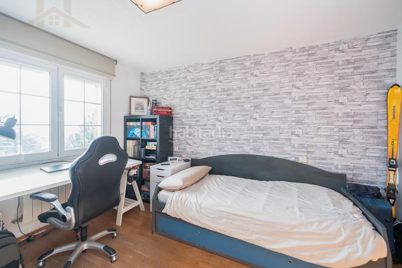 Foto 6b9edca3-cb10-46c6-902a-e5bae4023dda. Casa aparellada amb xemeneia calefacció piscina a Moralzarzal