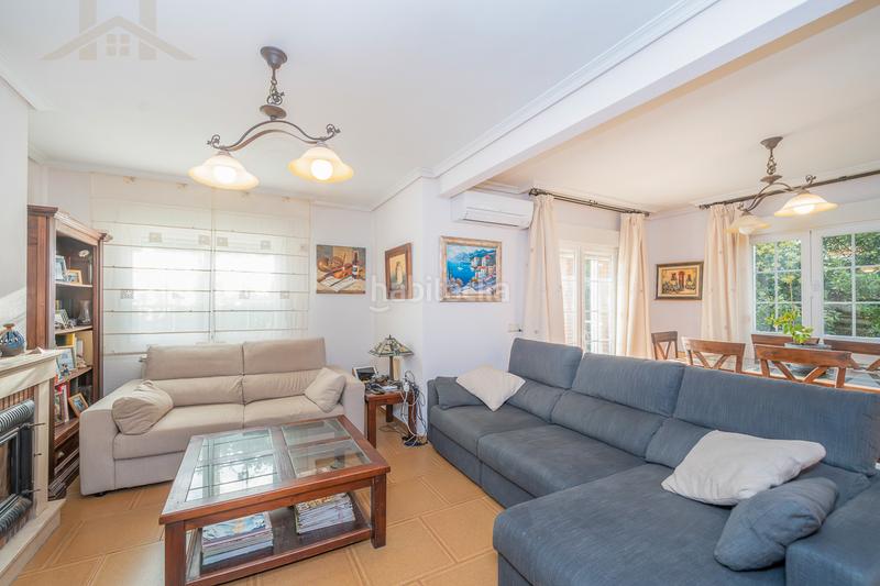 Foto 7c0a3ca2-7e75-4c5b-aeb1-d074bb34fd5f. Casa aparellada amb xemeneia calefacció piscina a Moralzarzal