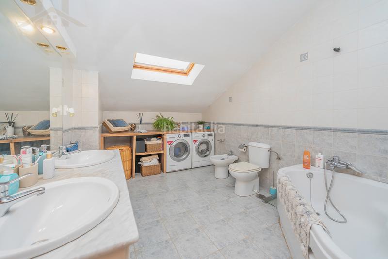 Foto cb38980d-cced-4047-8fef-80d4903a4eb4. Casa aparellada amb xemeneia calefacció piscina a Moralzarzal