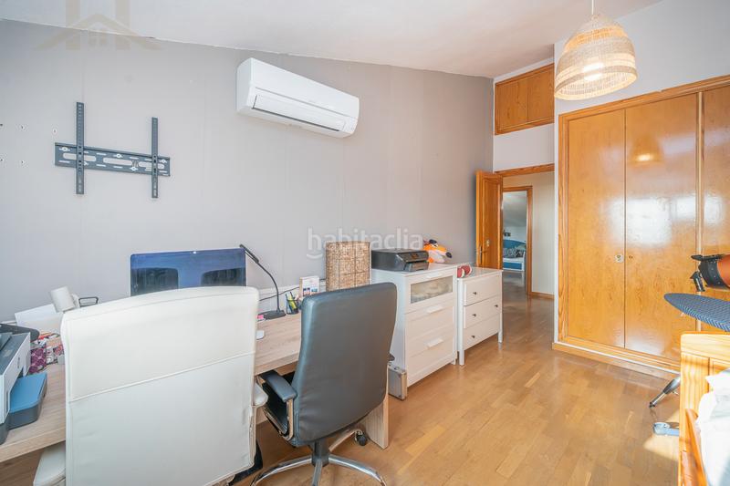 Foto d7018a52-2627-4ebd-8756-77876450c7ca. Casa aparellada amb xemeneia calefacció piscina a Moralzarzal