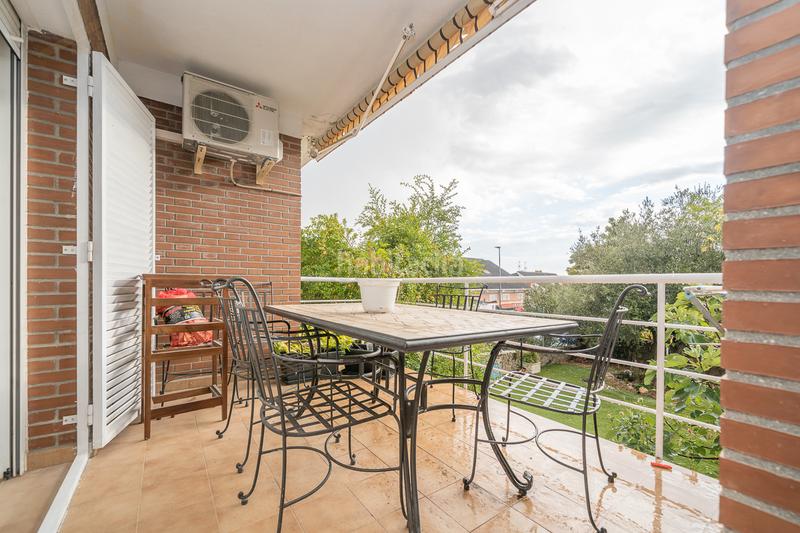 Foto dbb3432f-4ebf-434a-9609-fc4d9ffe3345. Casa aparellada amb xemeneia calefacció piscina a Moralzarzal