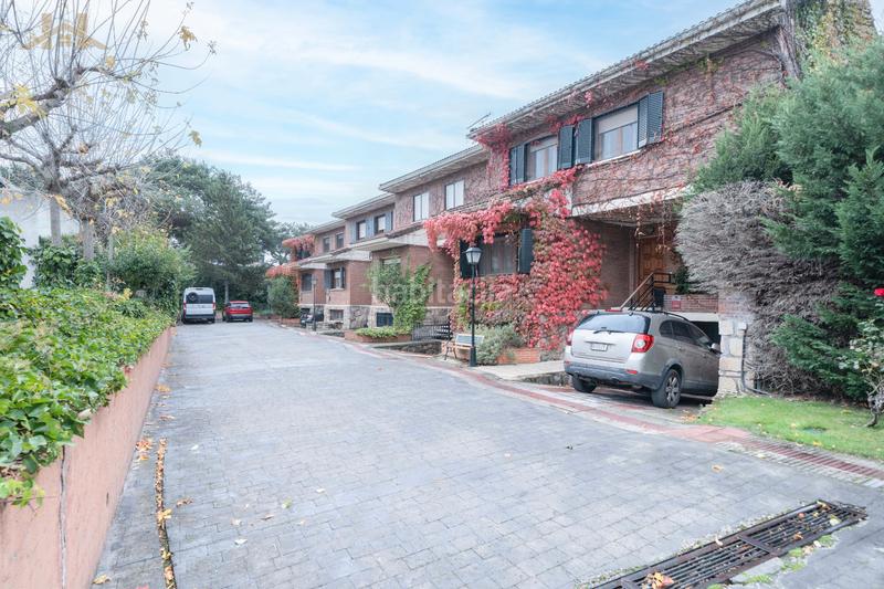 Foto 705497b0-c7e6-4b7c-8875-870386262e7e. Maison jumelée avec parking piscine dans Alpedrete