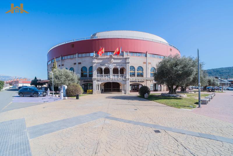 Foto fd7d6069-34b8-4f5f-aaca-b4b066e8a244. Chalet avec cheminée parking dans Los Lagos Moralzarzal