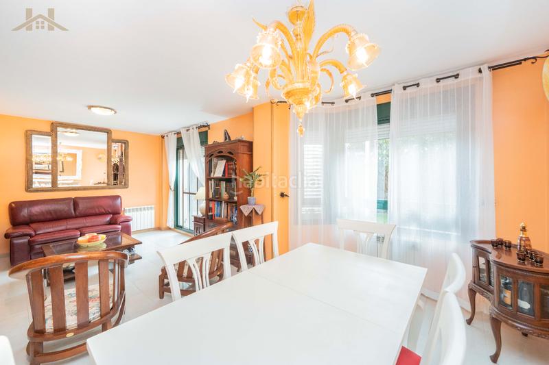 Foto 00a554d9-6308-4116-b596-daa5d9730a4a. Doppelhaus mit parking in Iglesia-Estación Moralzarzal