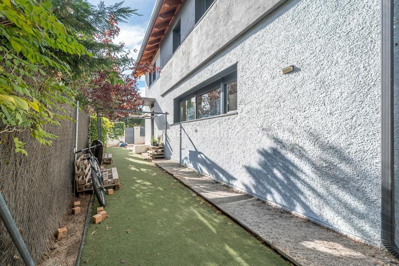 Foto 199af219-35d5-4bdc-8a02-bae1e94d148d. Casa pareada chalet pareado en Iglesia-Estación Moralzarzal