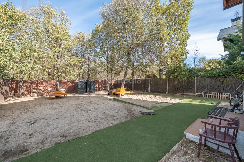 Foto 1a9de6ca-b998-4e59-b07d-13a4c0fc6692. Casa pareada chalet pareado en Iglesia-Estación Moralzarzal