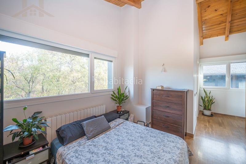 Foto b9b74c7b-7e4a-41ae-b03b-ab0a13925c4f. Casa pareada chalet pareado en Iglesia-Estación Moralzarzal