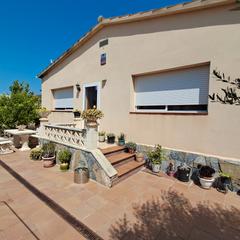 Xalet  Carrer barcelona. Chalet con piscina en venta en urb. mas d'en pares - aiguamurcia