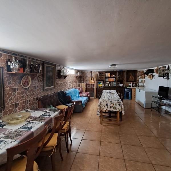Foto f35f453f-ca73-43f0-a2e8-0f10e4a4af42. Chalet  con piscina en venta en urb. mas d'en pares - aiguamurcia en Aiguamúrcia