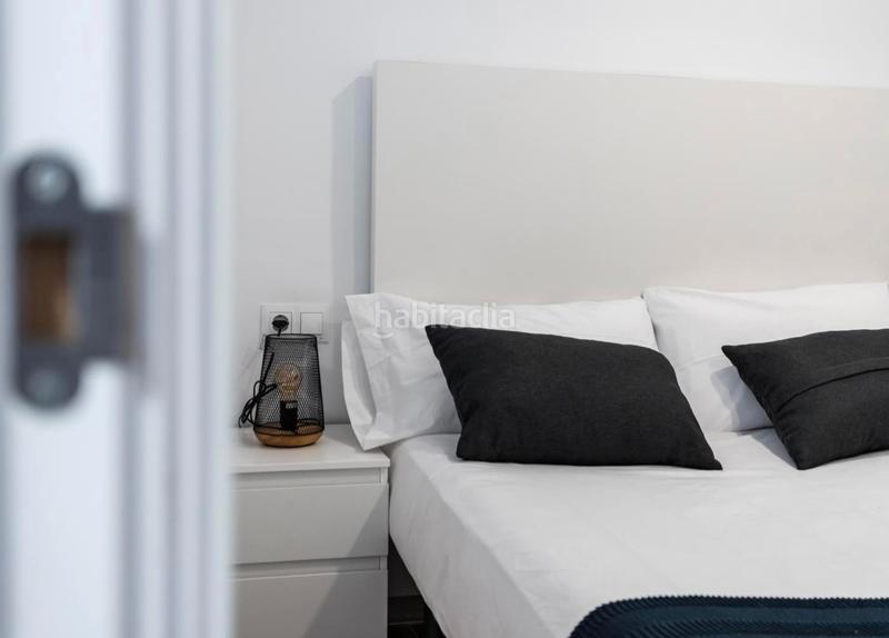 Foto 83407246-abe5-438c-84cb-335a59cf61dc. Estudi amb piscina a Puerto Deportivo Fuengirola