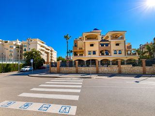 Pis  Avenida de benyamina