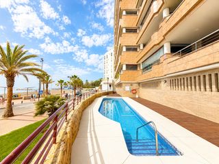 D�plex en Calle los juncos 1. Exclusivo �tico d�plex en primera l�nea de playa � paseo mar�tim