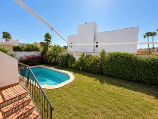 Chalet in Calle Iregua