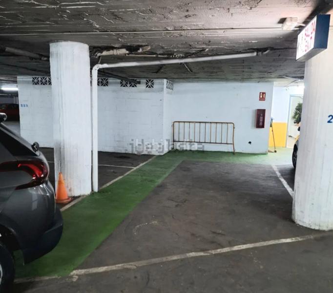 Foto c165c472-67f6-49c9-a07b-b8438fb476de. Parking coche en Ayuntamiento Torremolinos