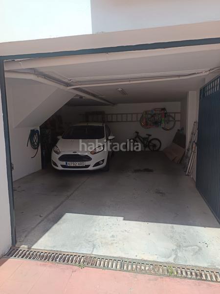 Foto 5054f9bf-070b-43bc-8c48-40c5a5e70518. Casa adosada en calle hierbamora 34 en Centro Benalmádena