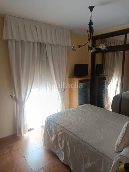 Foto ad40861d-d1ae-44c0-b23f-a84ab8ebce7d. Casa adossada a calle hierbamora 34 a Centro Benalmádena