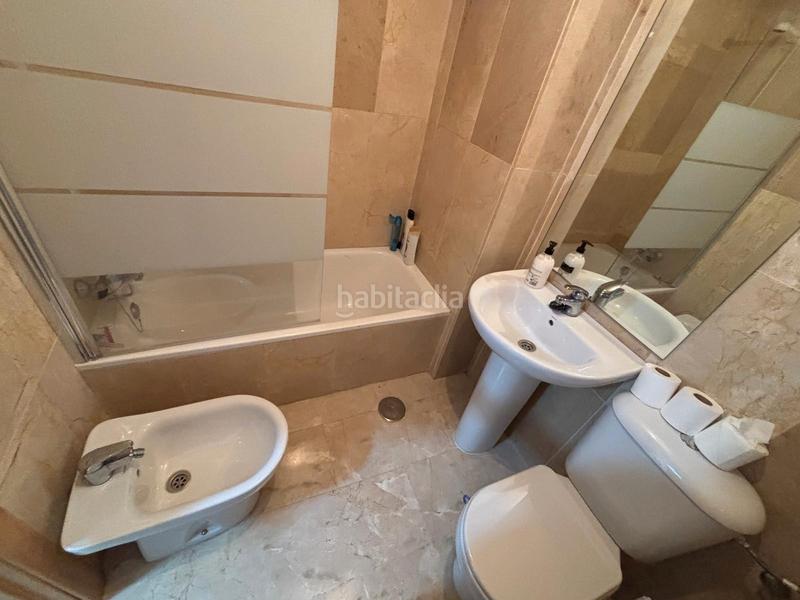 Foto b3848c2e-6c78-4b28-8f9d-43d8f6e1c873. Apartament amb aparcament piscina a Zona Centro Comercial Torrequebrada Benalmádena